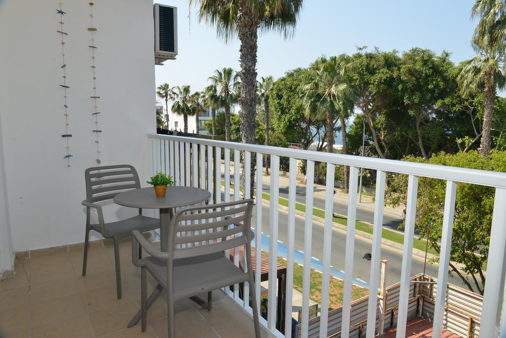 Poseidono'S Apartment Paphos Extérieur photo